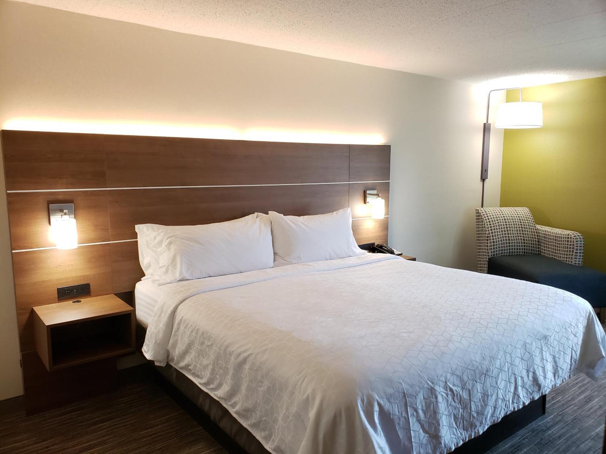 Standard King Room,1612953120:JPEG